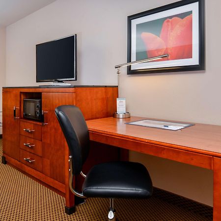 הובס Best Western Executive Inn מראה חיצוני תמונה