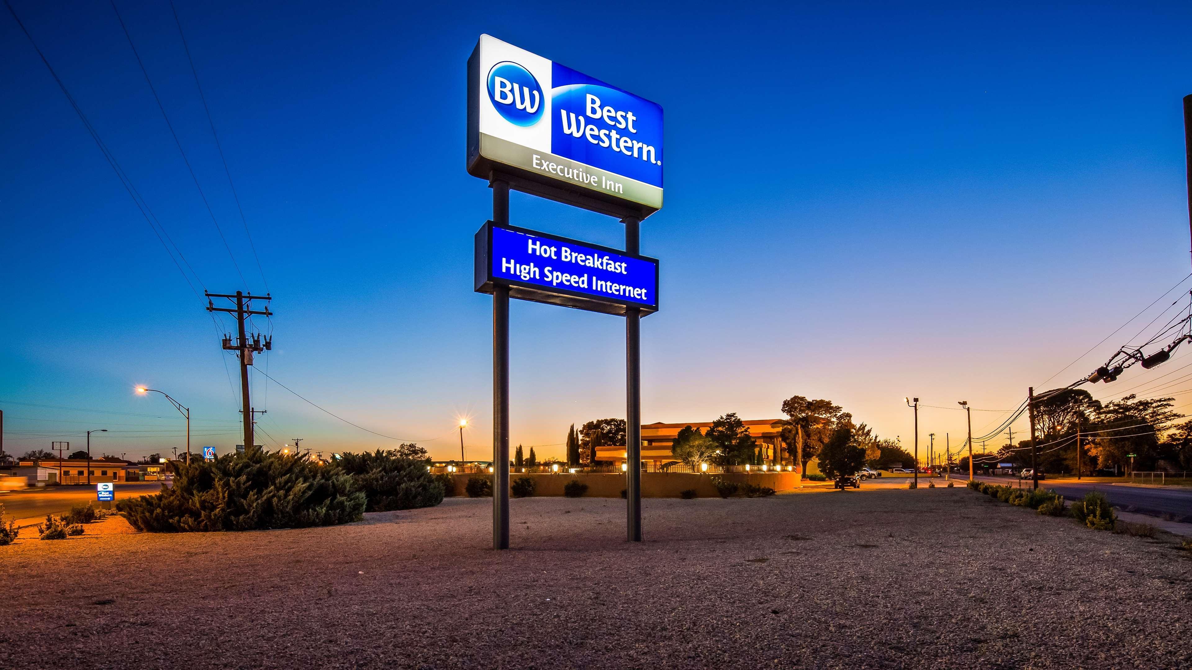 הובס Best Western Executive Inn מראה חיצוני תמונה