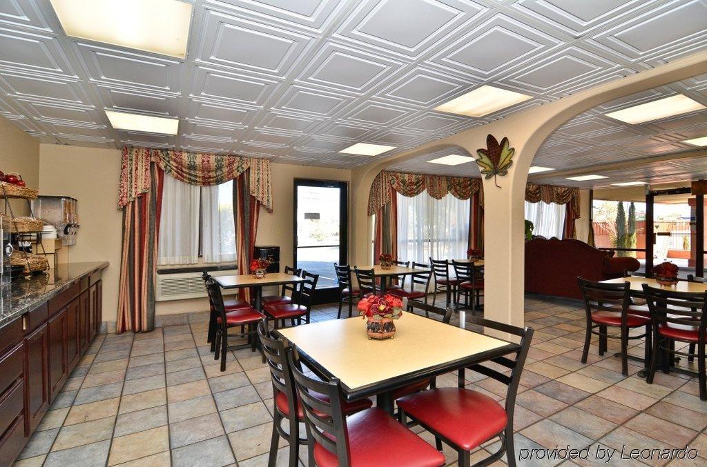 הובס Best Western Executive Inn מסעדה תמונה
