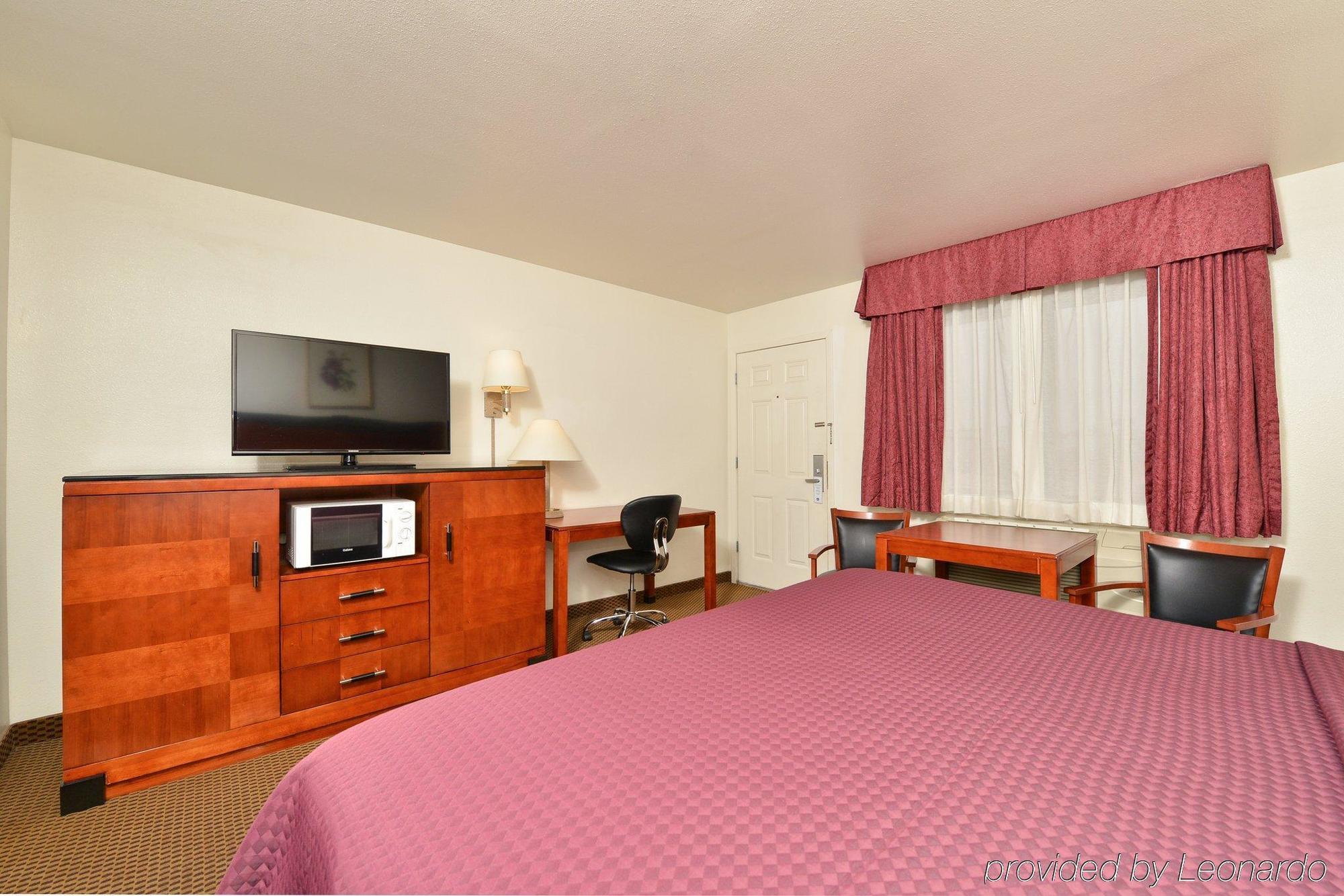 הובס Best Western Executive Inn מראה חיצוני תמונה