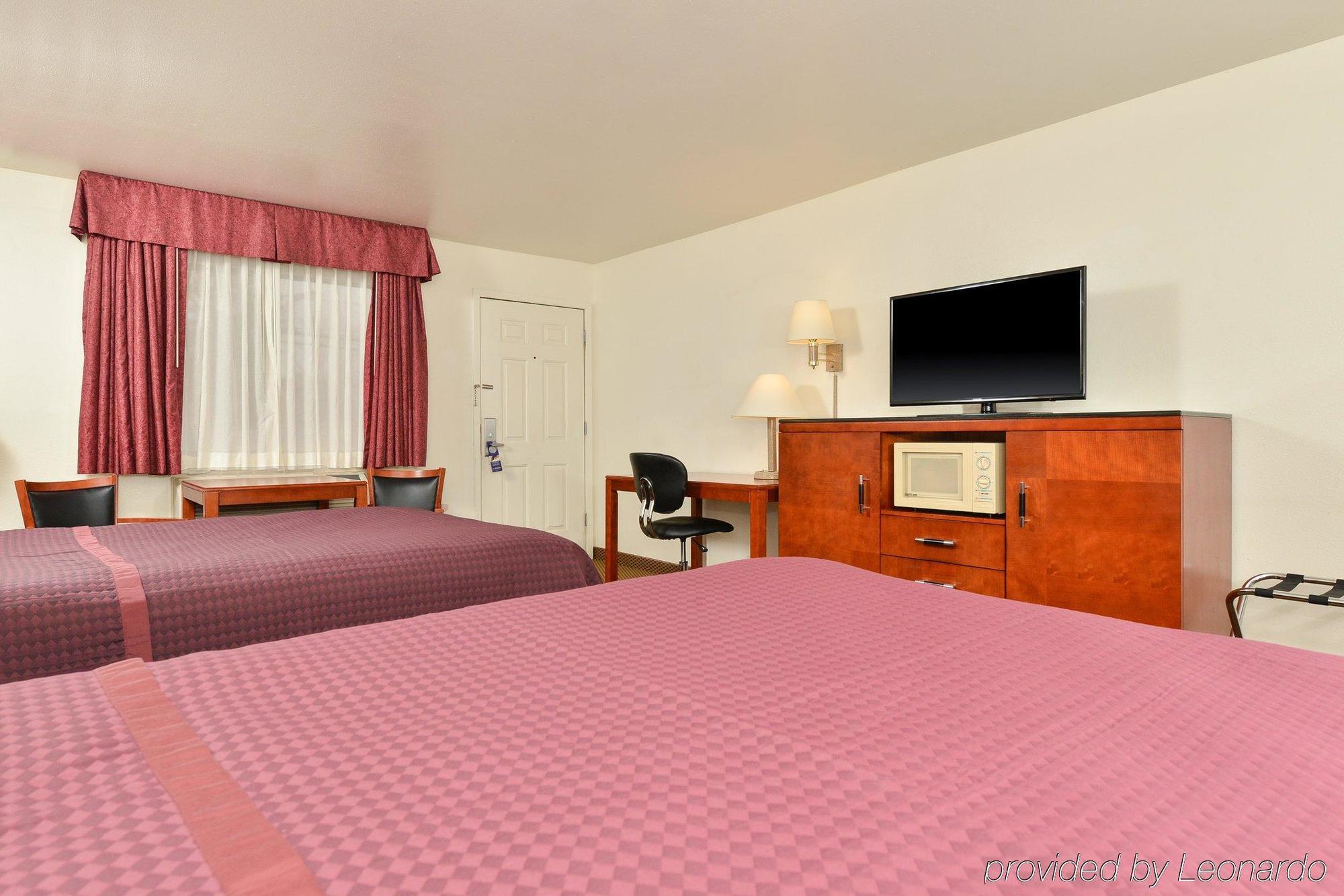 הובס Best Western Executive Inn מראה חיצוני תמונה