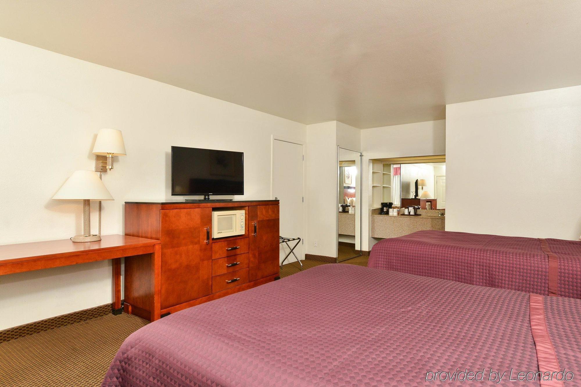 הובס Best Western Executive Inn מראה חיצוני תמונה